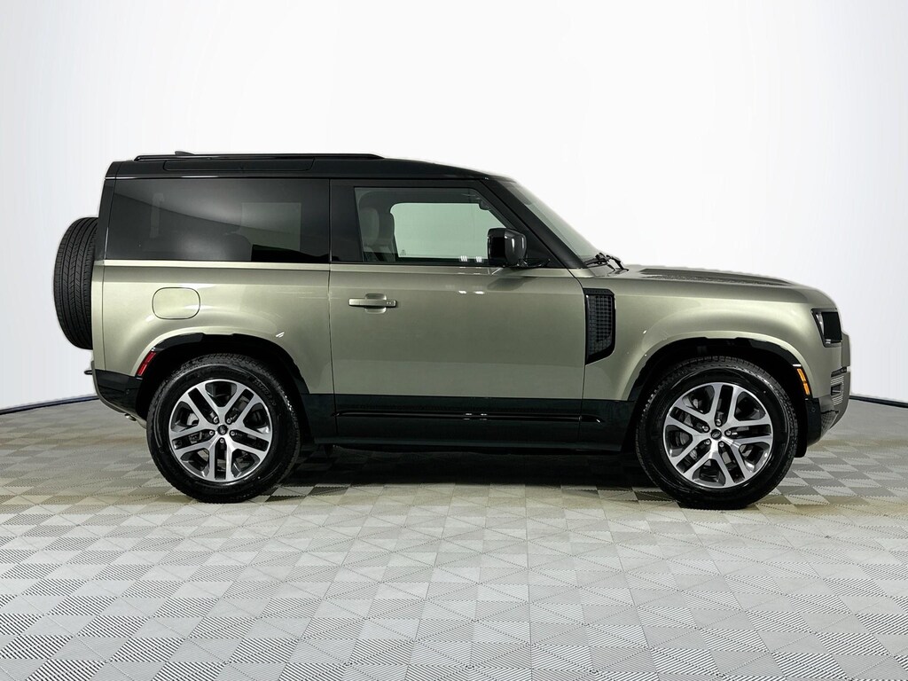 Used 2025 Land Rover Defender 90 X-Dynamic SE SUV