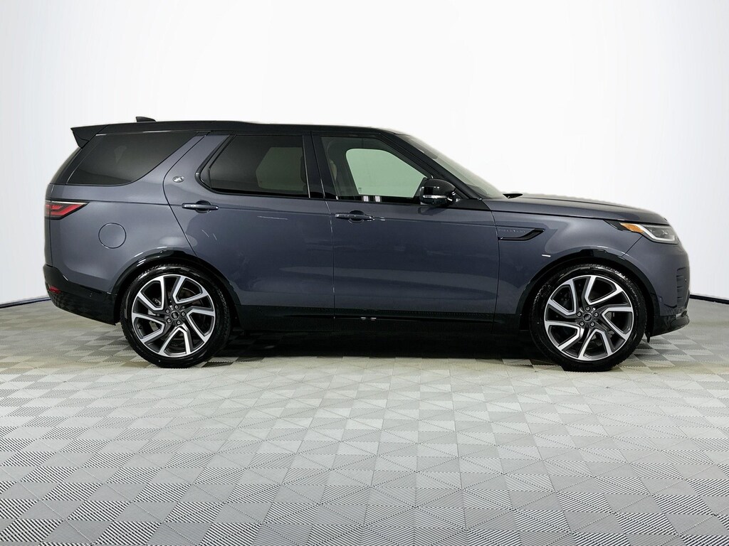 Used 2025 Land Rover Discovery Dynamic SE SUV