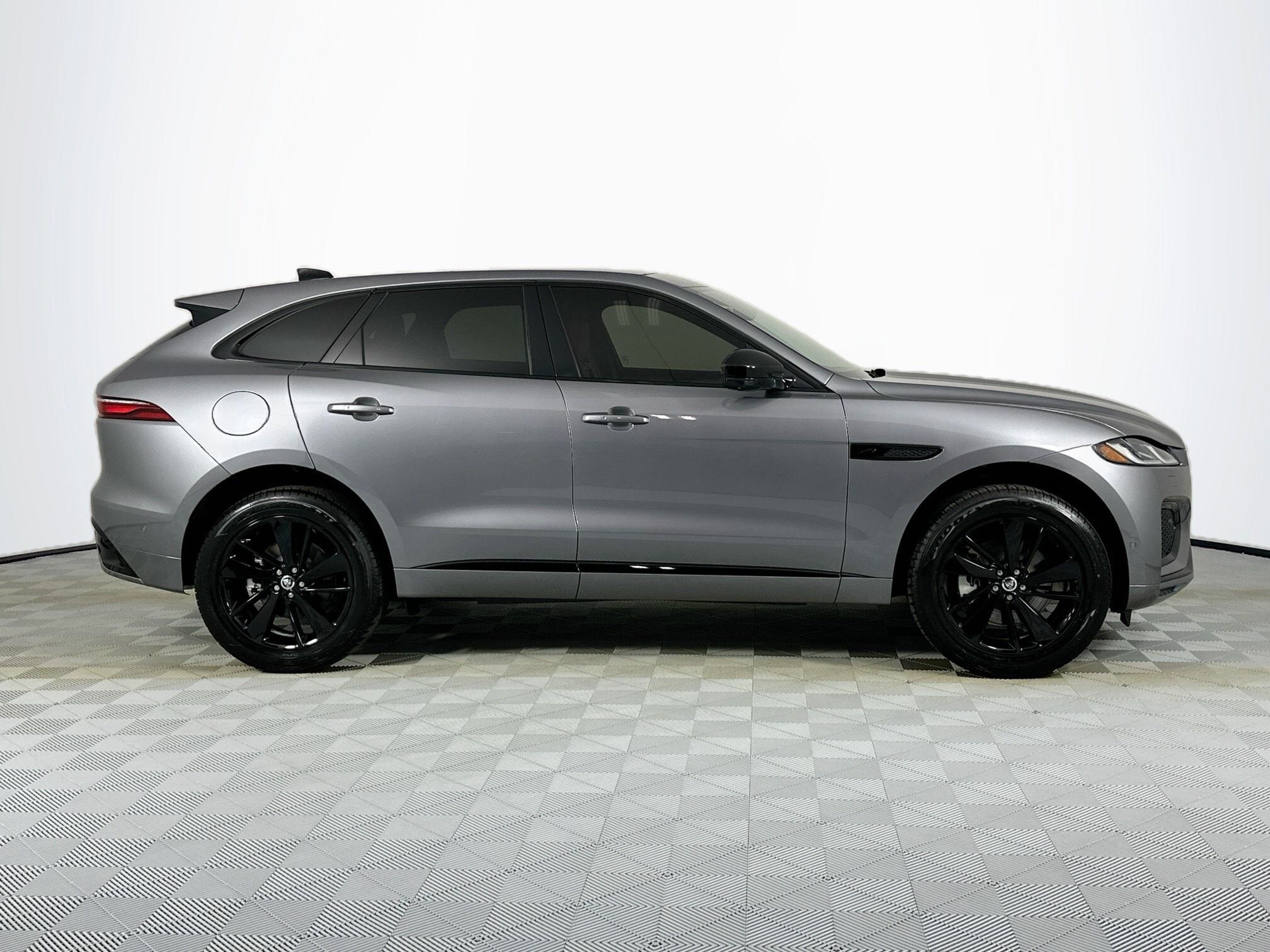 2025 Jaguar F-PACE P250 R-Dynamic S photo 4