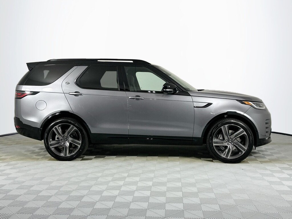 Used 2026 Land Rover Discovery Dynamic SE SUV