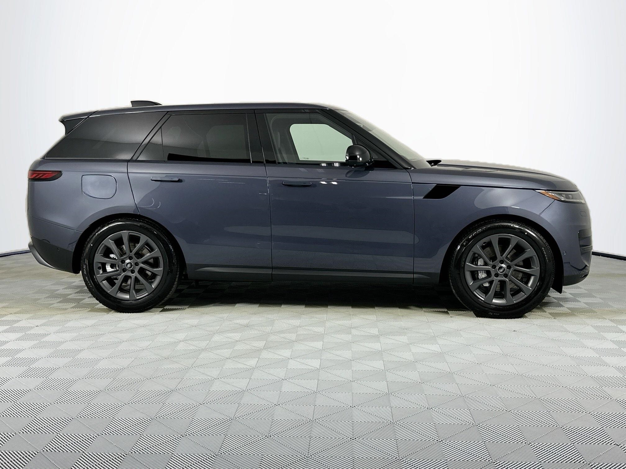 2025 Land Rover Range Rover Sport P360 S photo 4