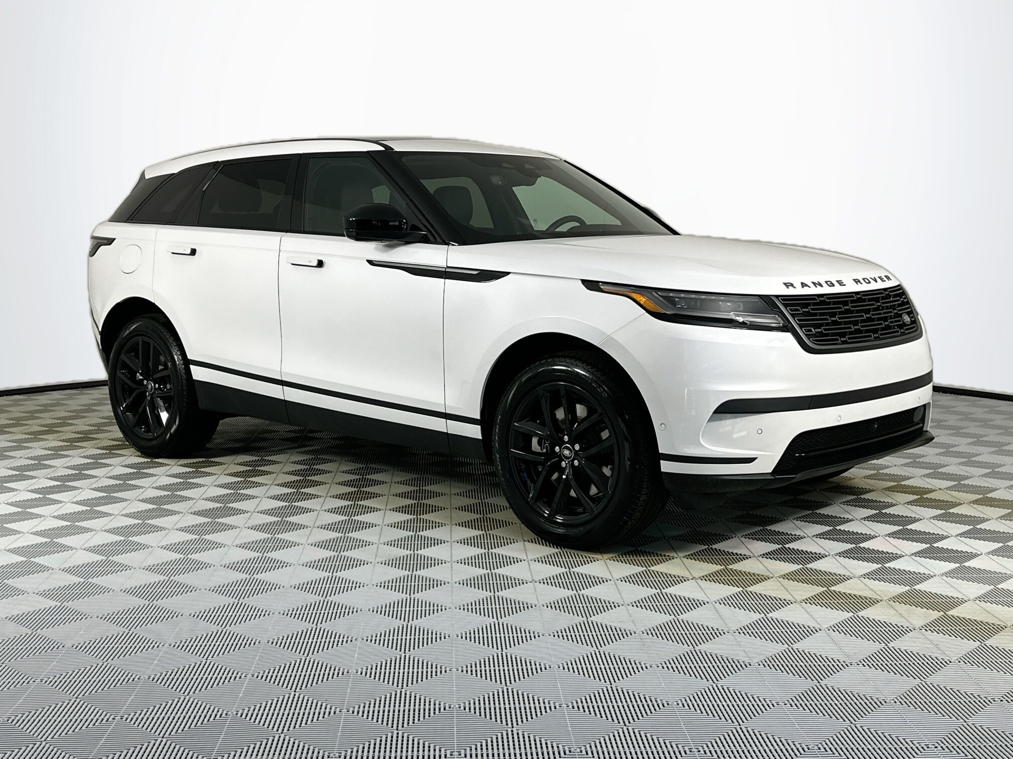 2026 Land Rover Range Rover Velar S photo 3