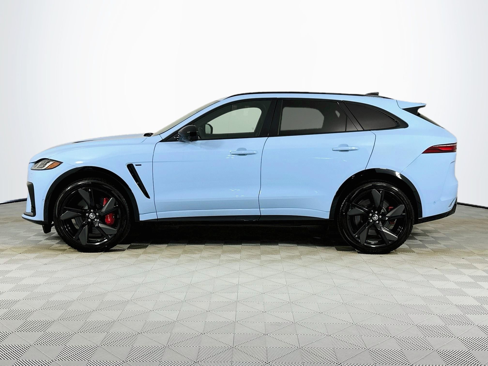 2026 Jaguar F-Pace SVR - Photo 8