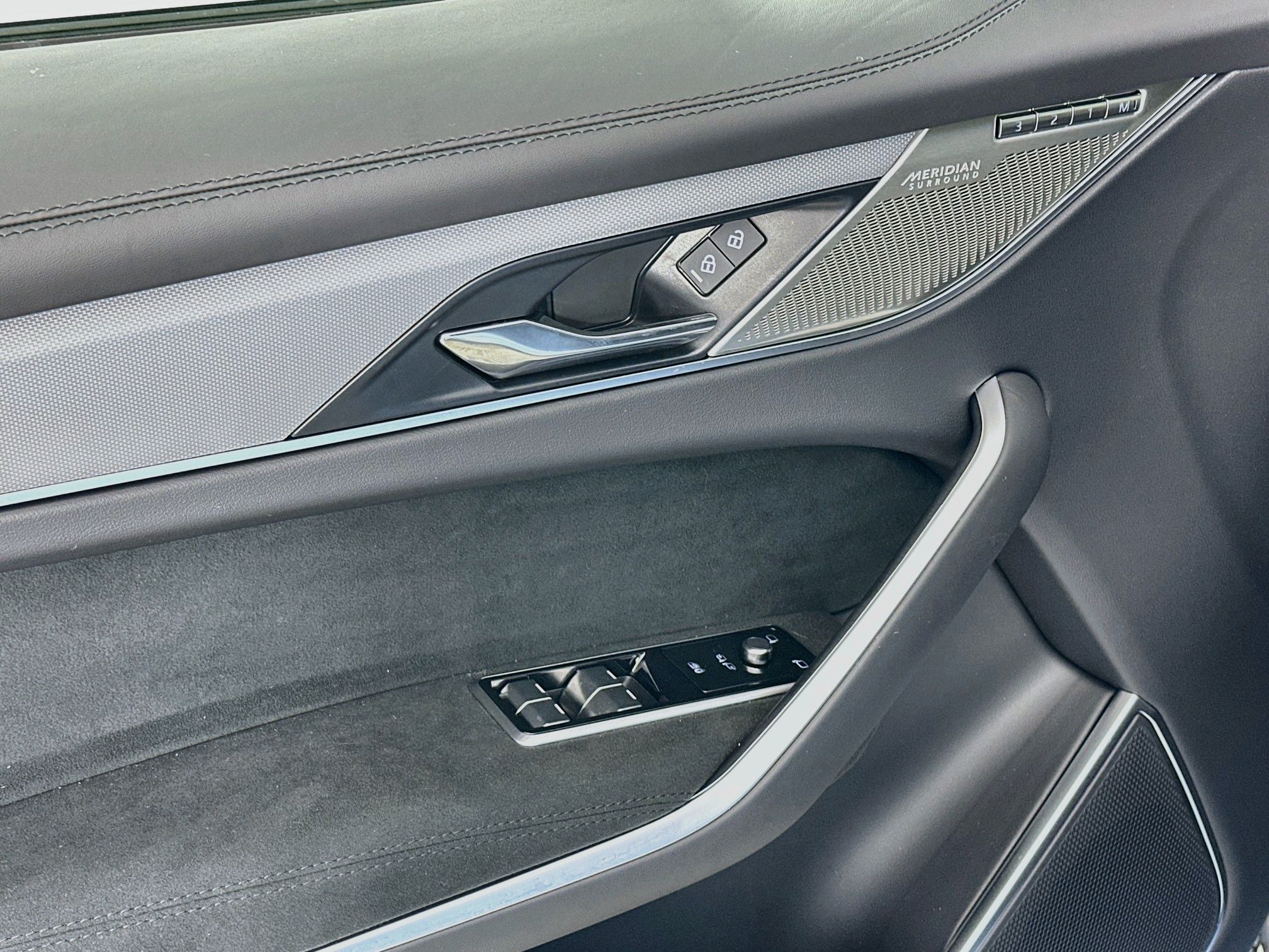 2026 Jaguar F-Pace SVR - Photo 15