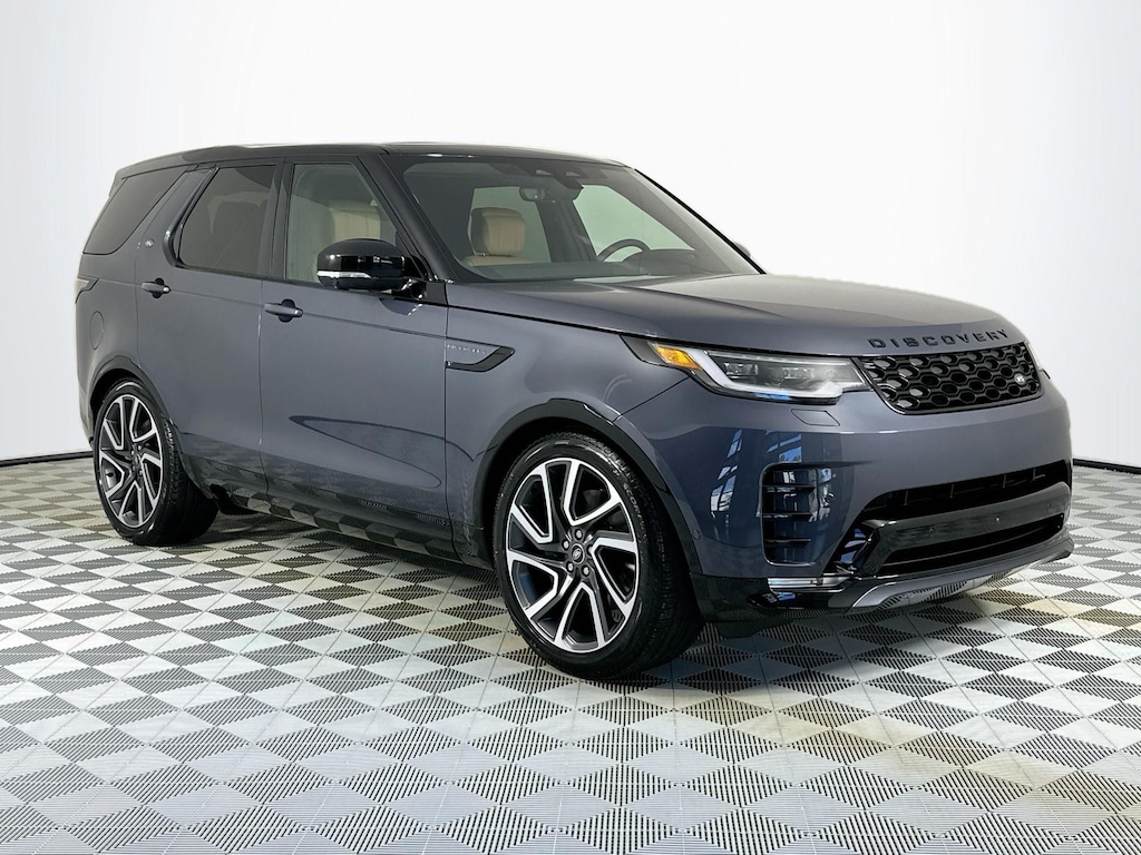 Used 2025 Land Rover Discovery Dynamic SE SUV