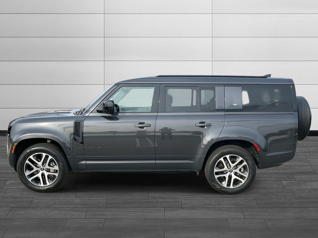 2024 Land Rover Defender 130 S photo 2