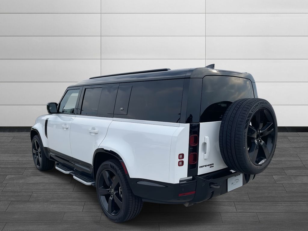 2023 Land Rover Defender 130 X-Dynamic SE photo 3