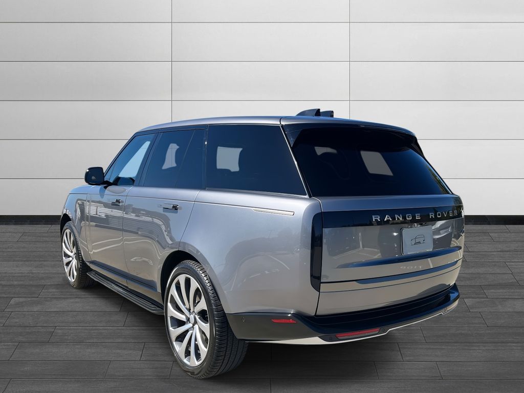 2023 Land Rover Range Rover SE photo 2