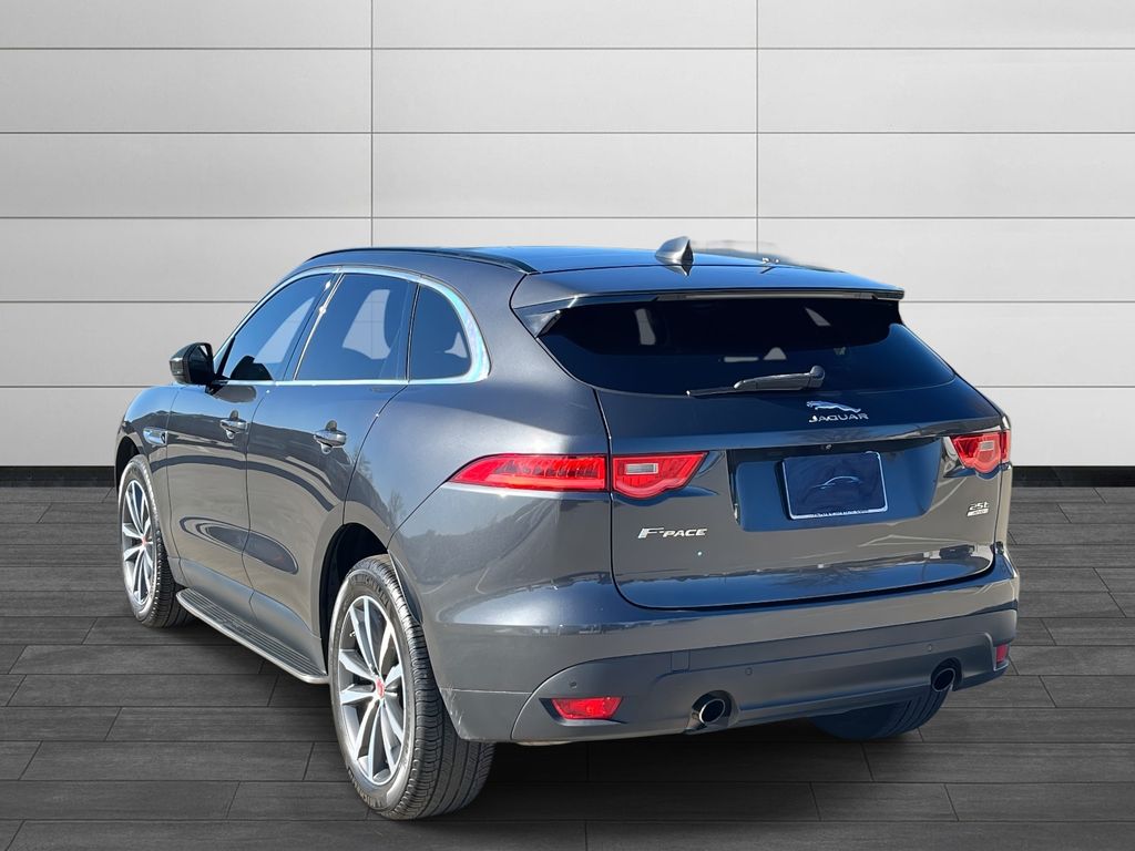 2020 Jaguar F-PACE Prestige photo 3