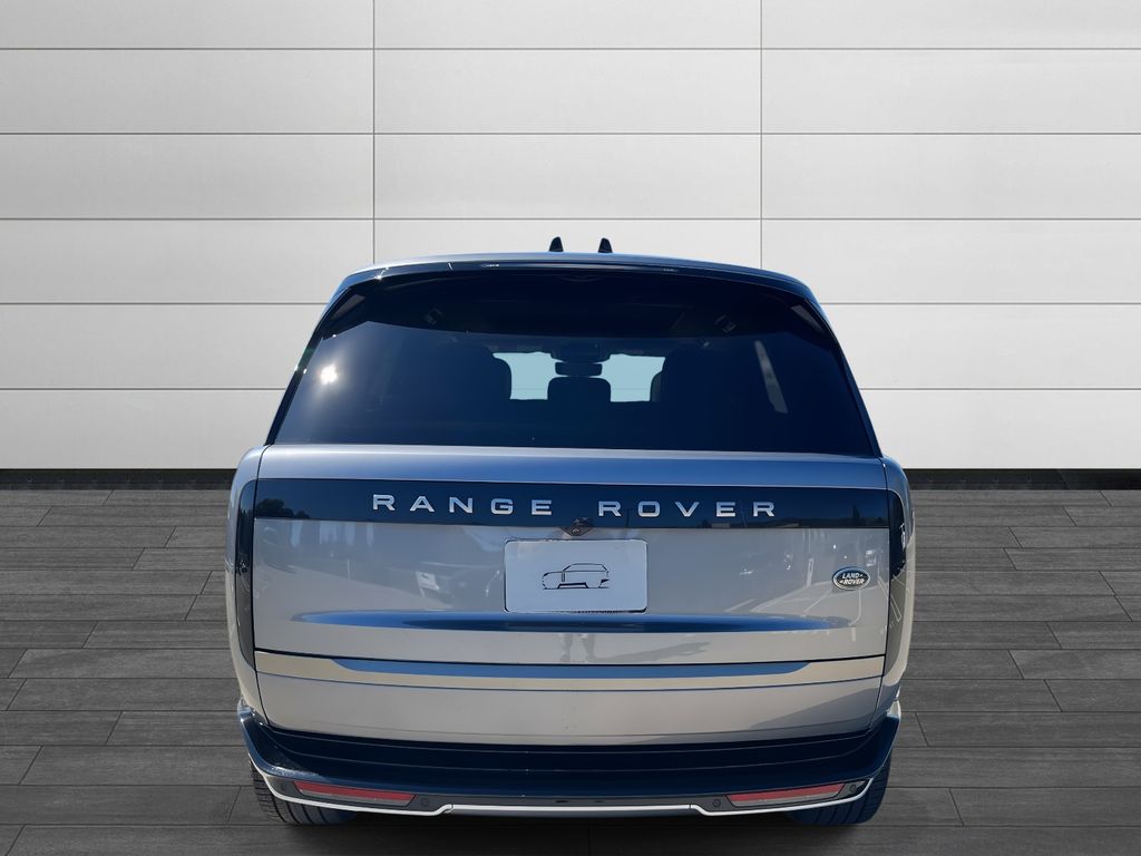 2023 Land Rover Range Rover SE photo 3