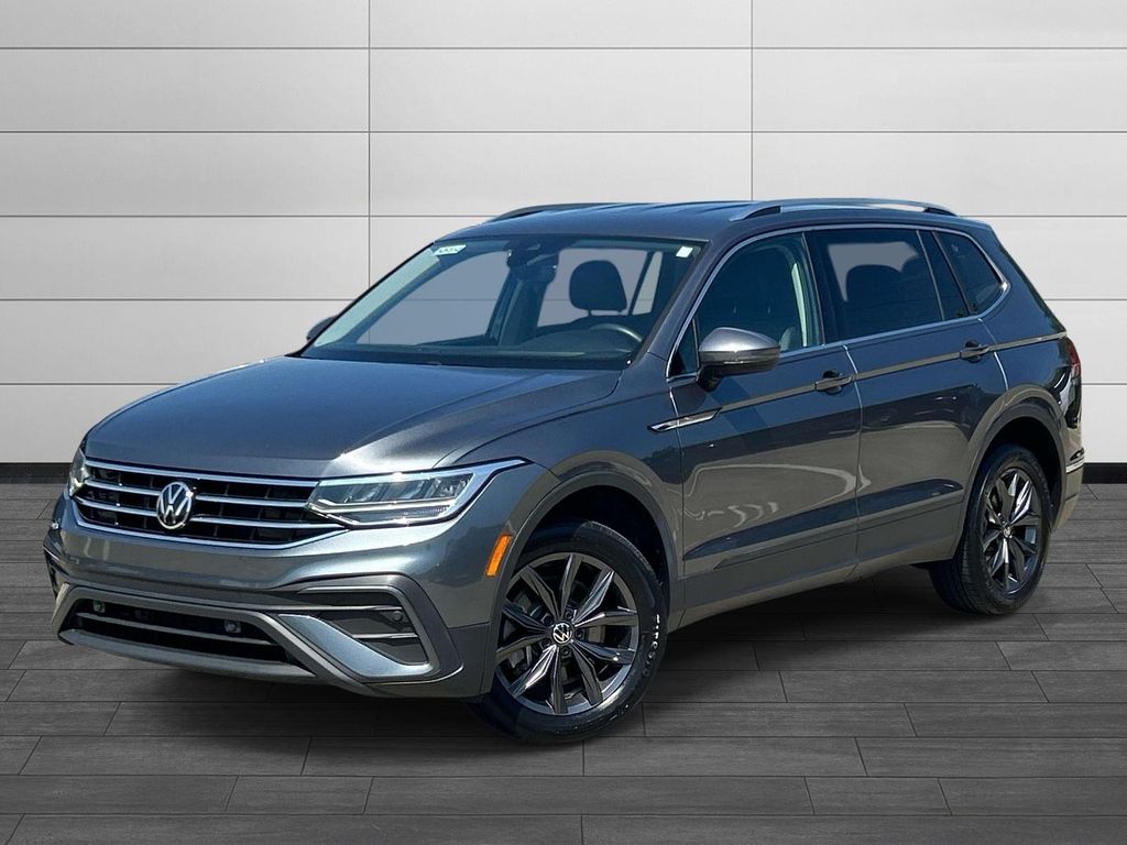 2022 Volkswagen Tiguan 2.0T SE's photo