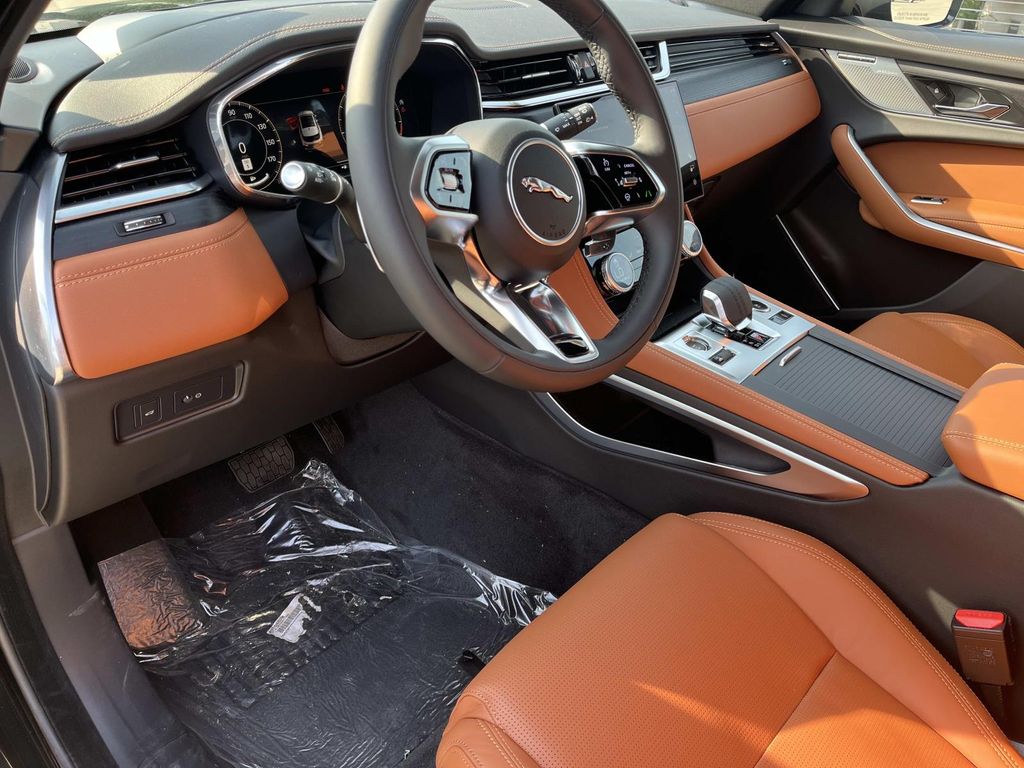 2026 Jaguar F-Pace R-Dynamic S - Photo 11