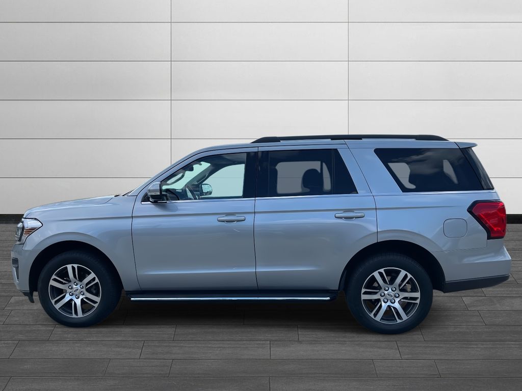 2023 Ford Expedition XLT photo 2