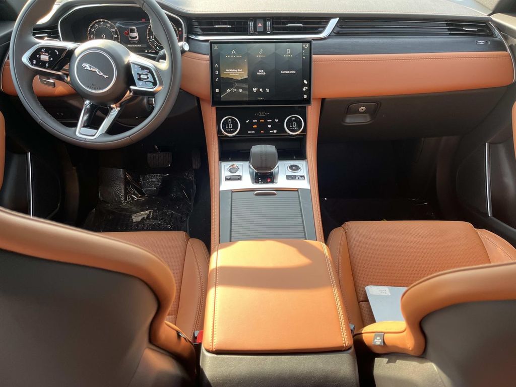 2026 Jaguar F-Pace R-Dynamic S - Photo 9