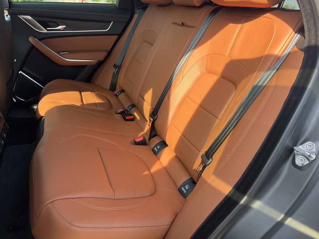 2026 Jaguar F-Pace R-Dynamic S - Photo 10