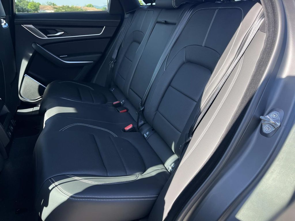 2026 Jaguar F-Pace R-Dynamic S - Photo 10