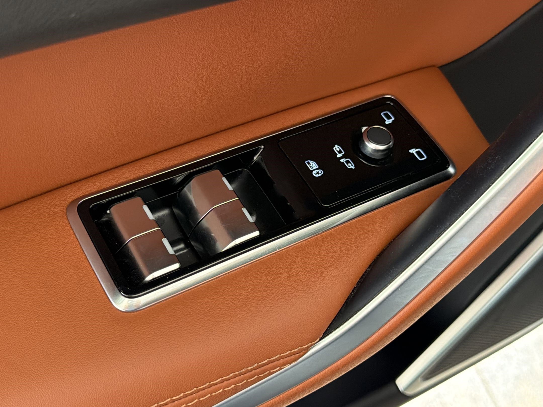 2026 Jaguar F-Pace R-Dynamic S - Photo 11