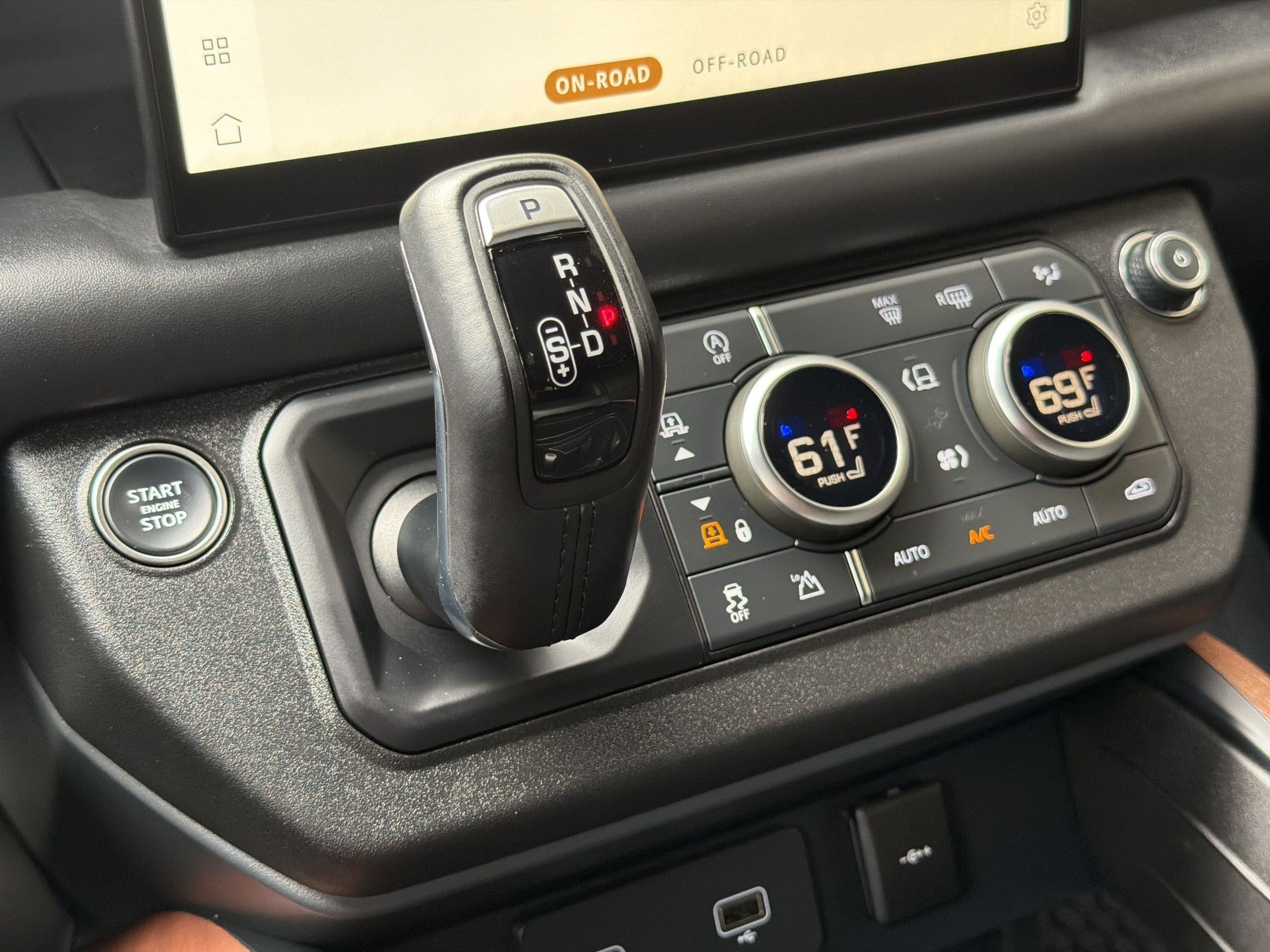 2024 Land Rover Defender X - Photo 18