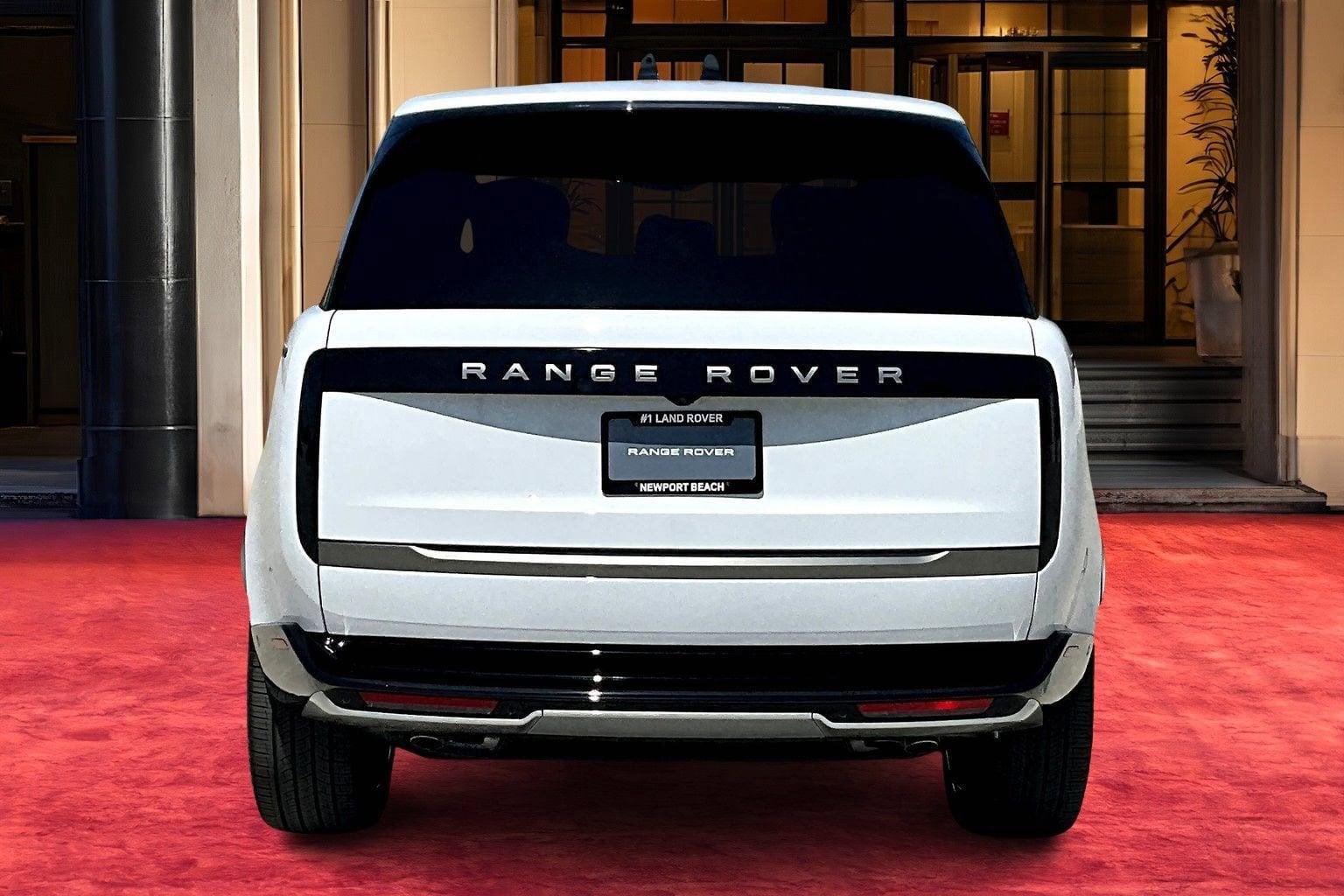 2025 Land Rover Range Rover SE photo 5