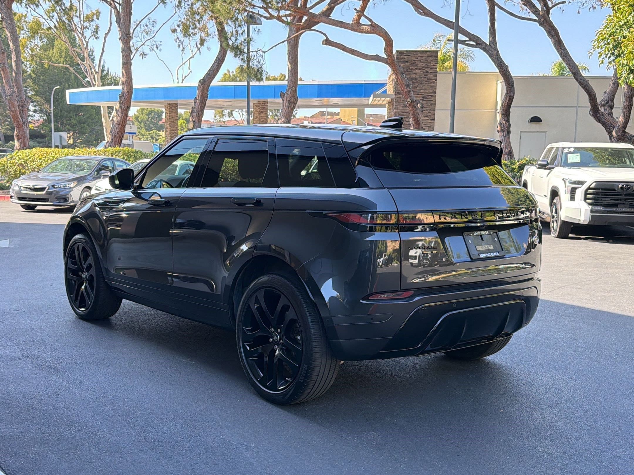 2020 Land Rover Range Rover Evoque SE photo 3