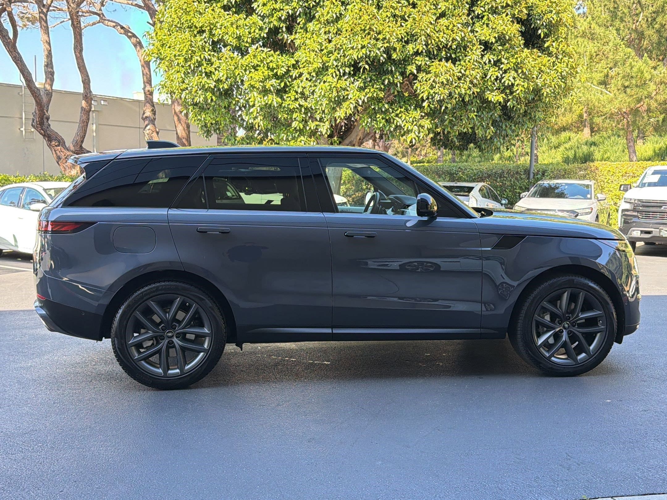 2024 Land Rover Range Rover Sport SE photo 3