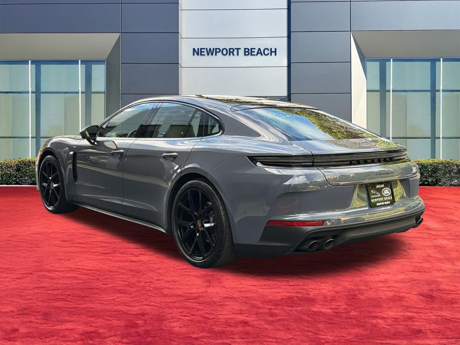 2025 Porsche Panamera RWD photo 2