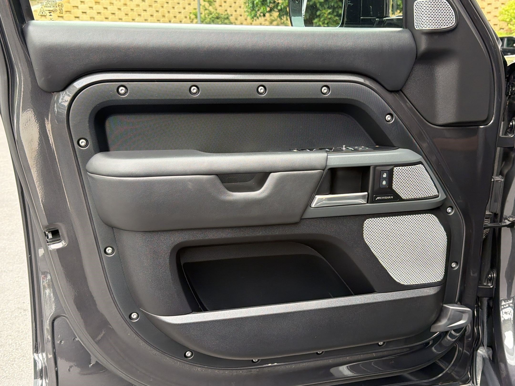 2024 Land Rover Defender X - Photo 14