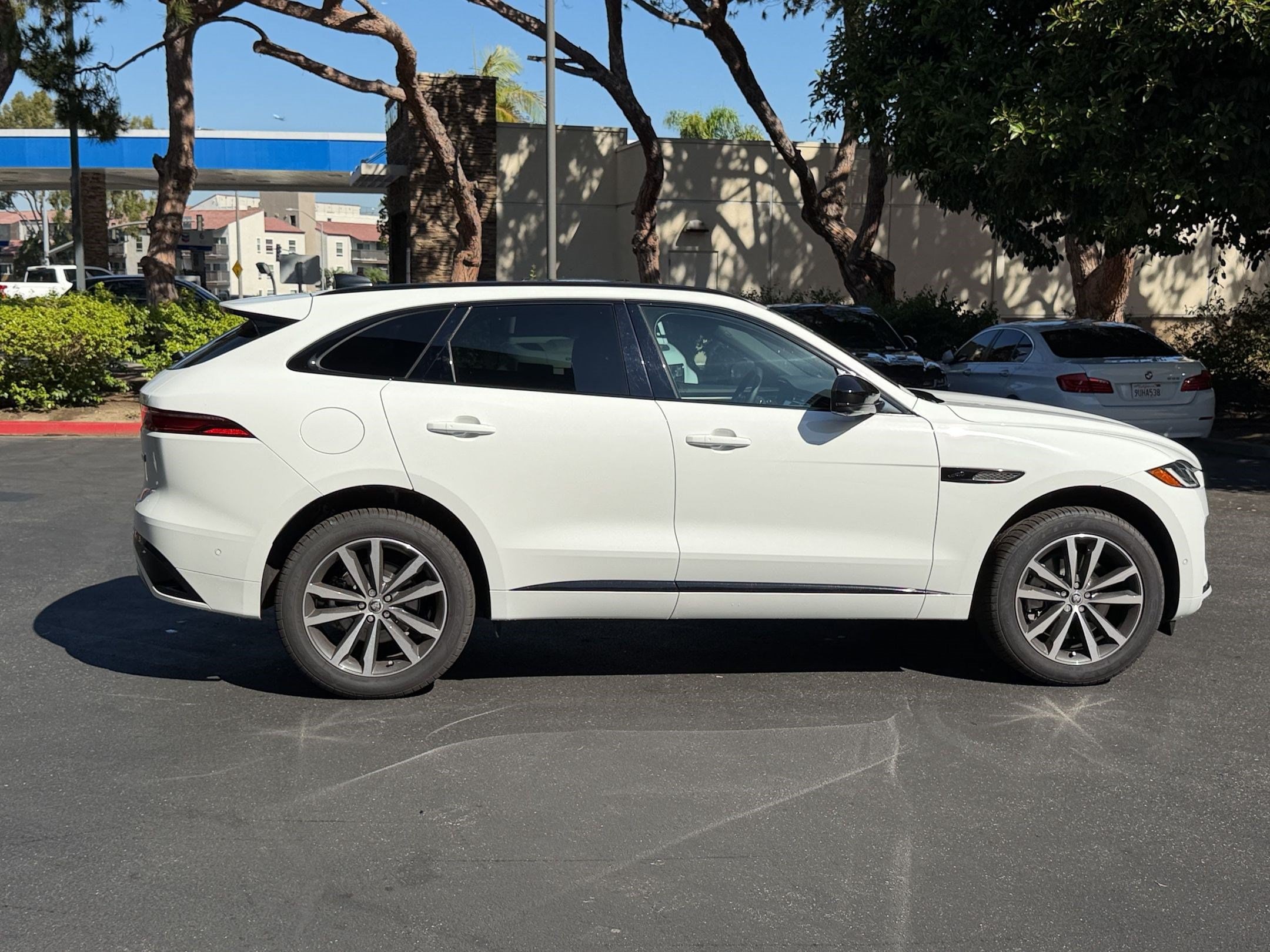 2026 Jaguar F-Pace R-Dynamic S - Photo 8