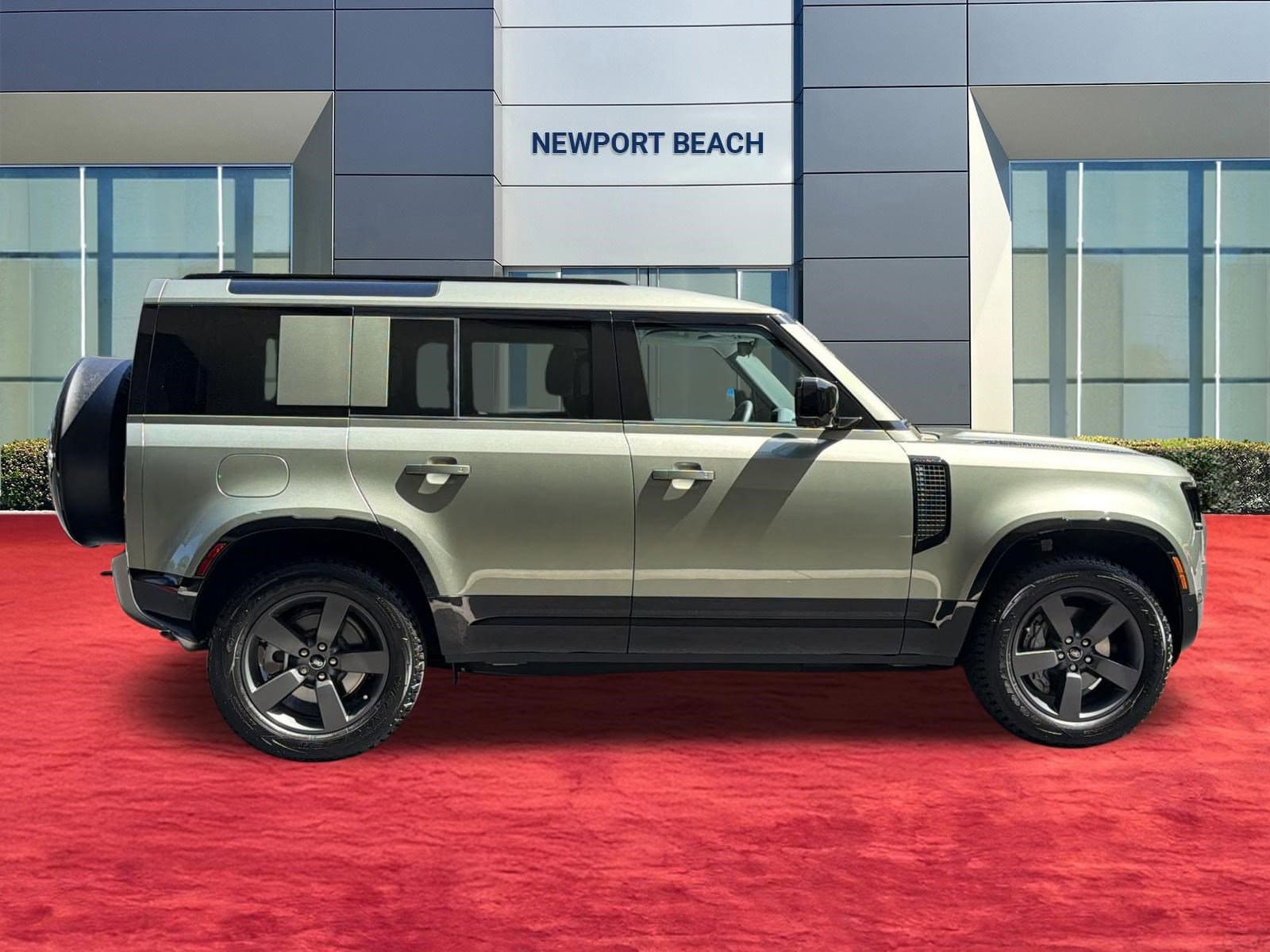 2025 Land Rover Defender 110 X-Dynamic SE photo 3