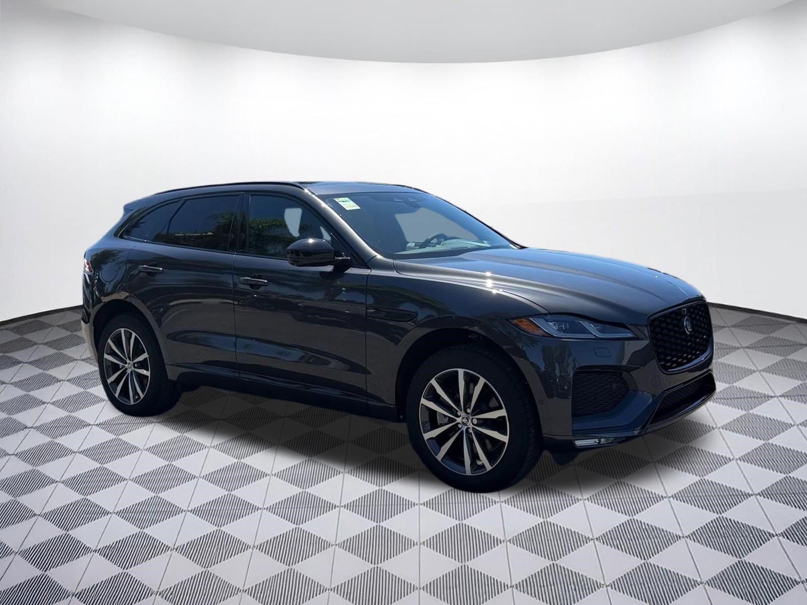 2026 Jaguar F-Pace R-Dynamic S - Photo 7