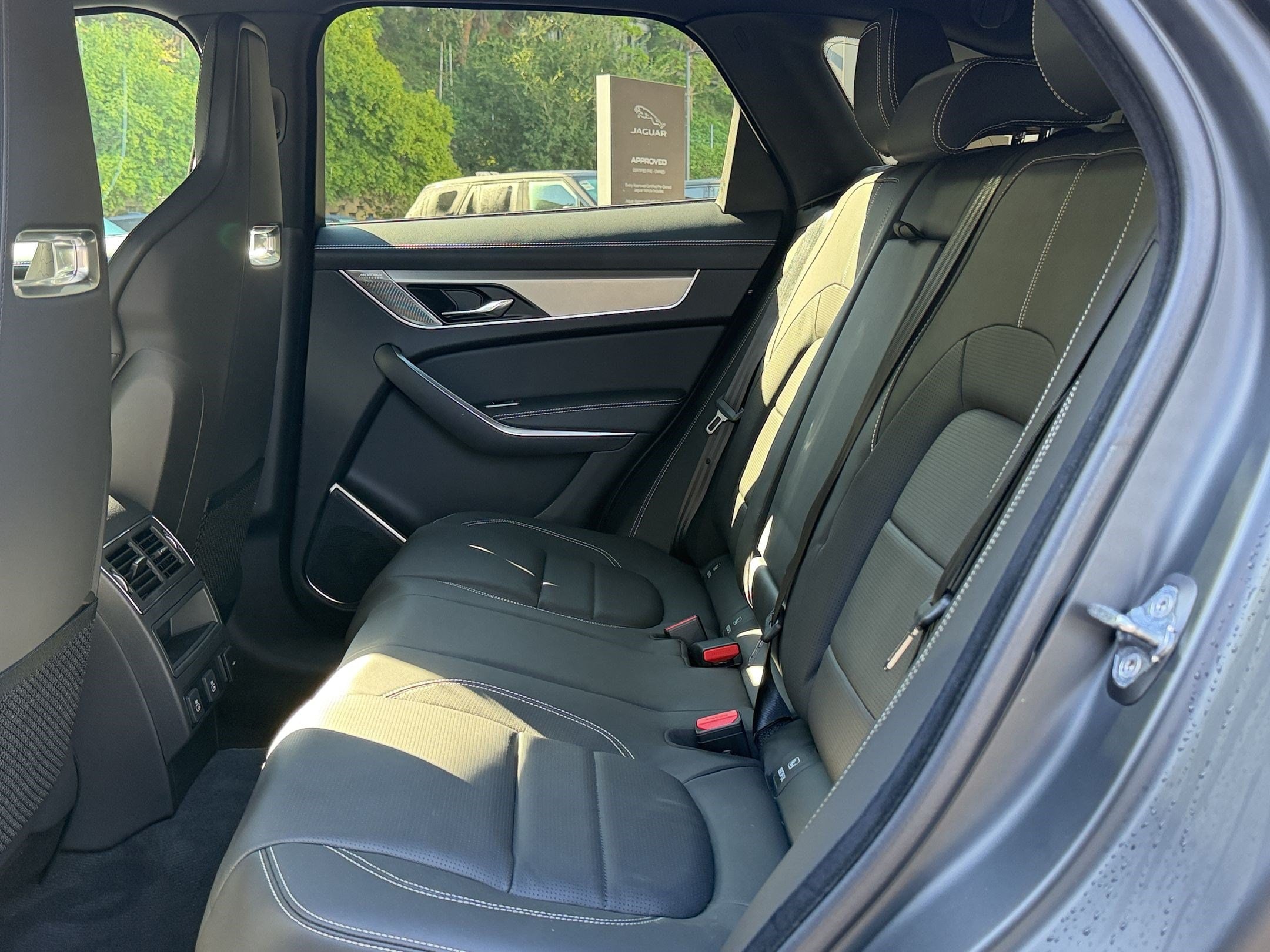 2026 Jaguar F-Pace R-Dynamic S - Photo 23