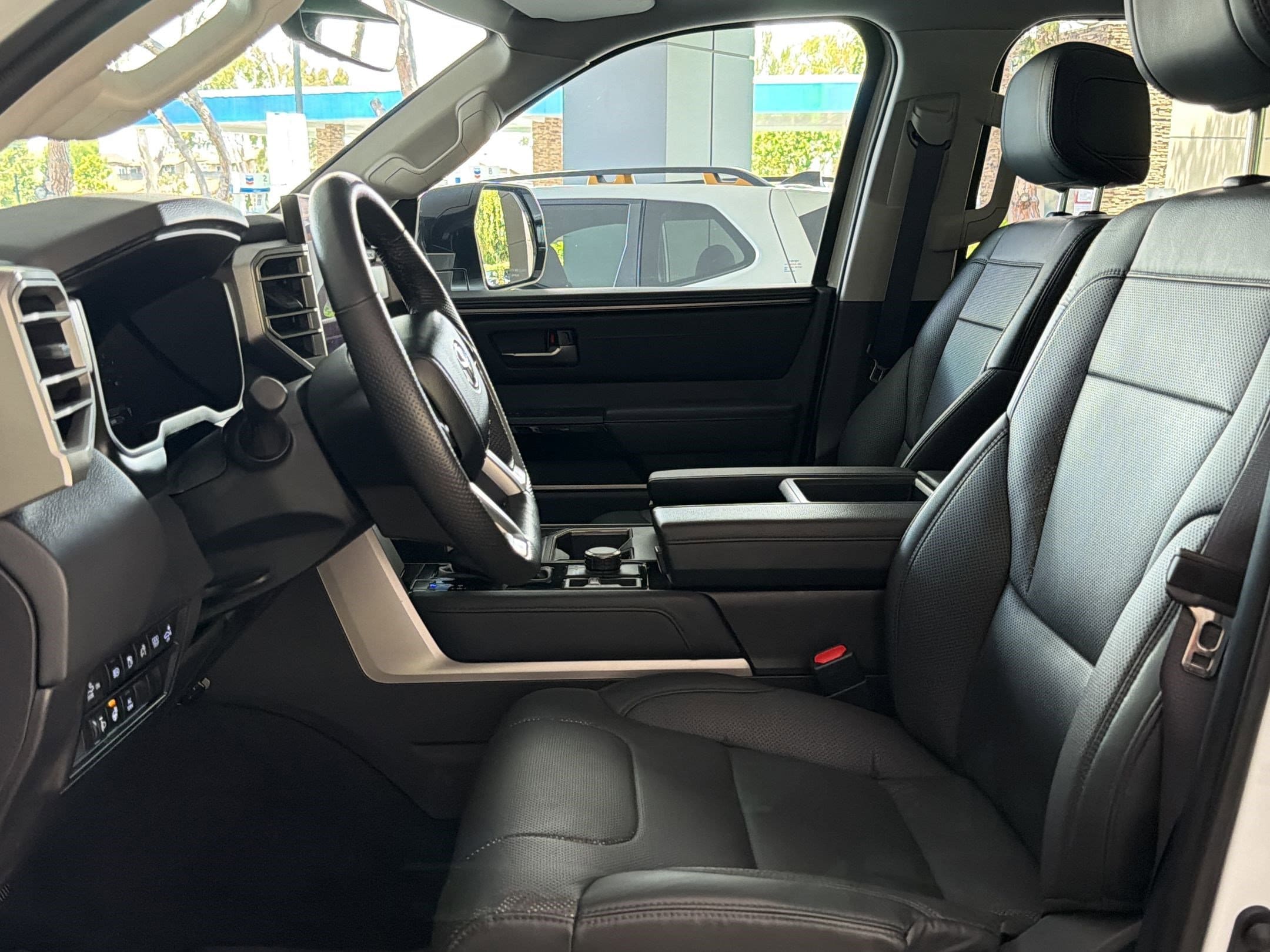 2024 Toyota Tundra 4WD Limited Hybrid photo 5