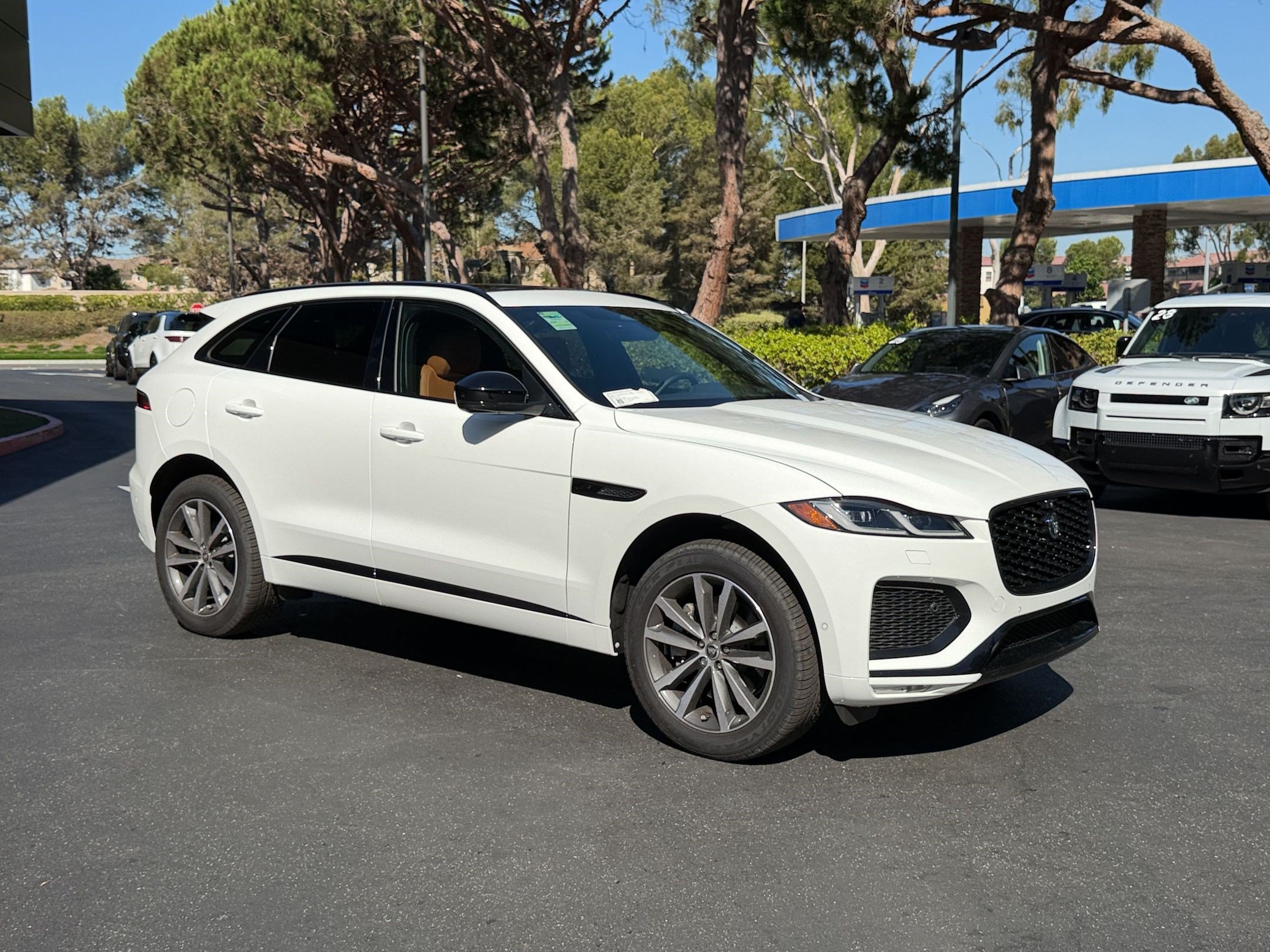 2026 Jaguar F-Pace R-Dynamic S - Photo 7