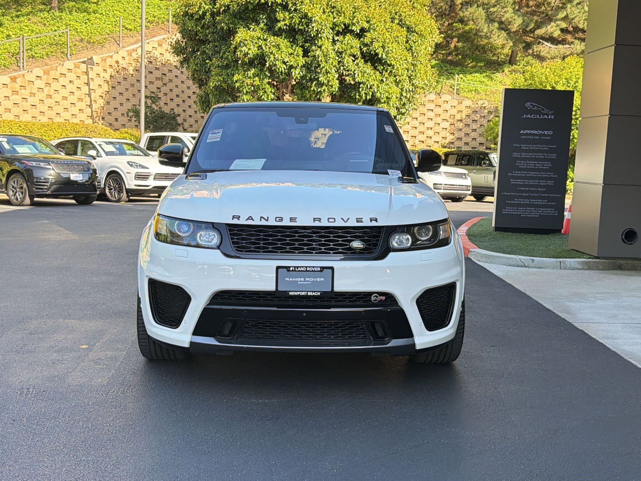 2016 Land Rover Range Rover Sport V8 SVR photo 5