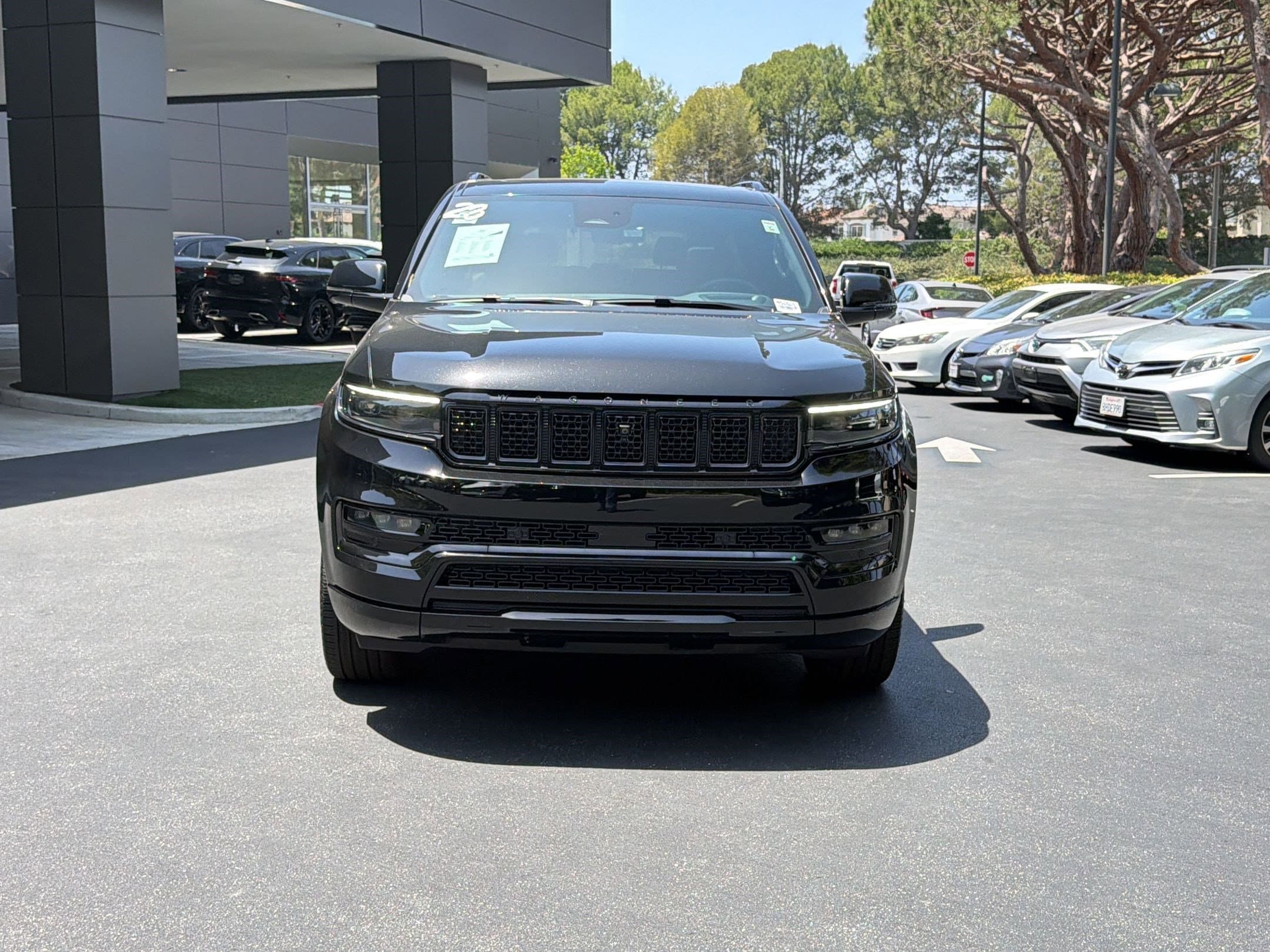 2023 Jeep Grand Wagoneer Series II Obsidian photo 6