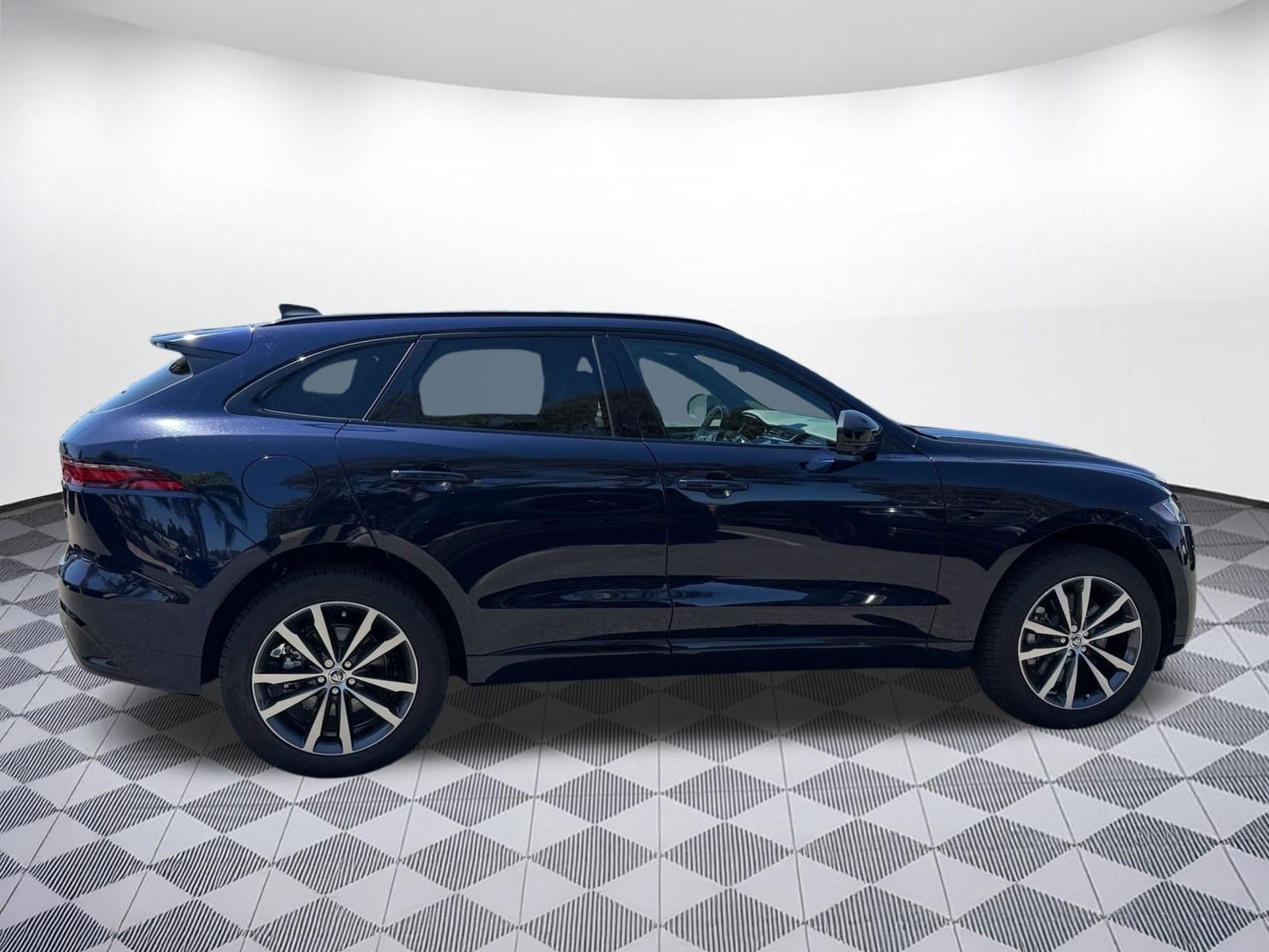 2026 Jaguar F-Pace R-Dynamic S - Photo 8
