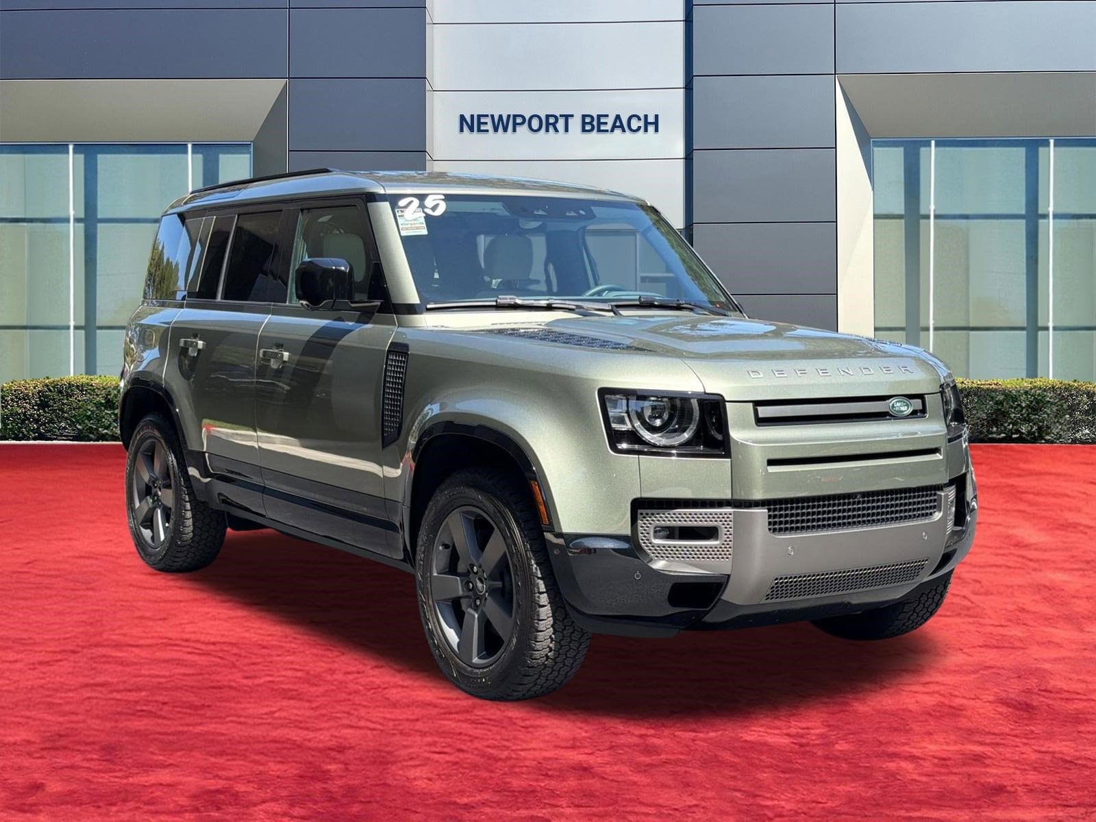 2025 Land Rover Defender 110 X-Dynamic SE photo 6