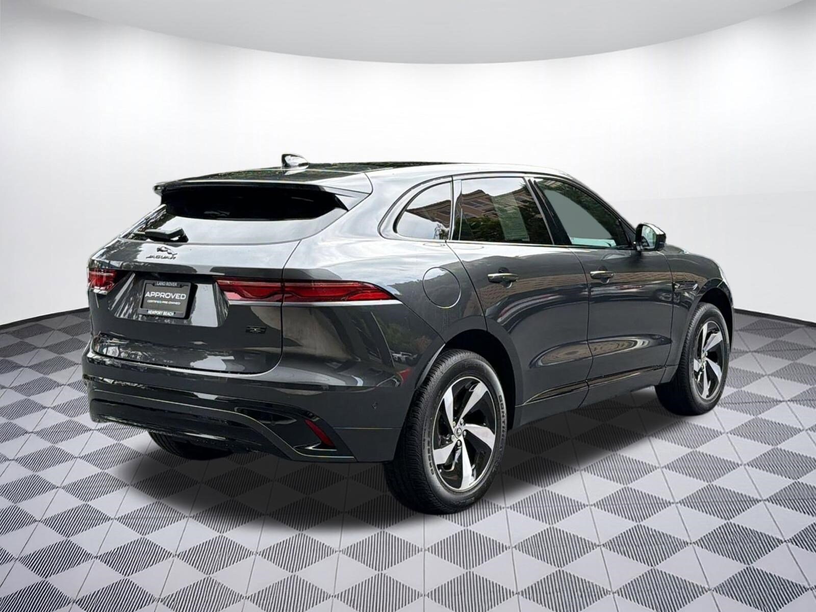 2026 Jaguar F-Pace R-Dynamic S - Photo 8