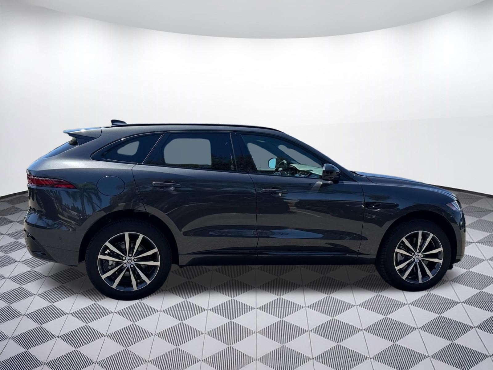 2026 Jaguar F-Pace R-Dynamic S - Photo 8
