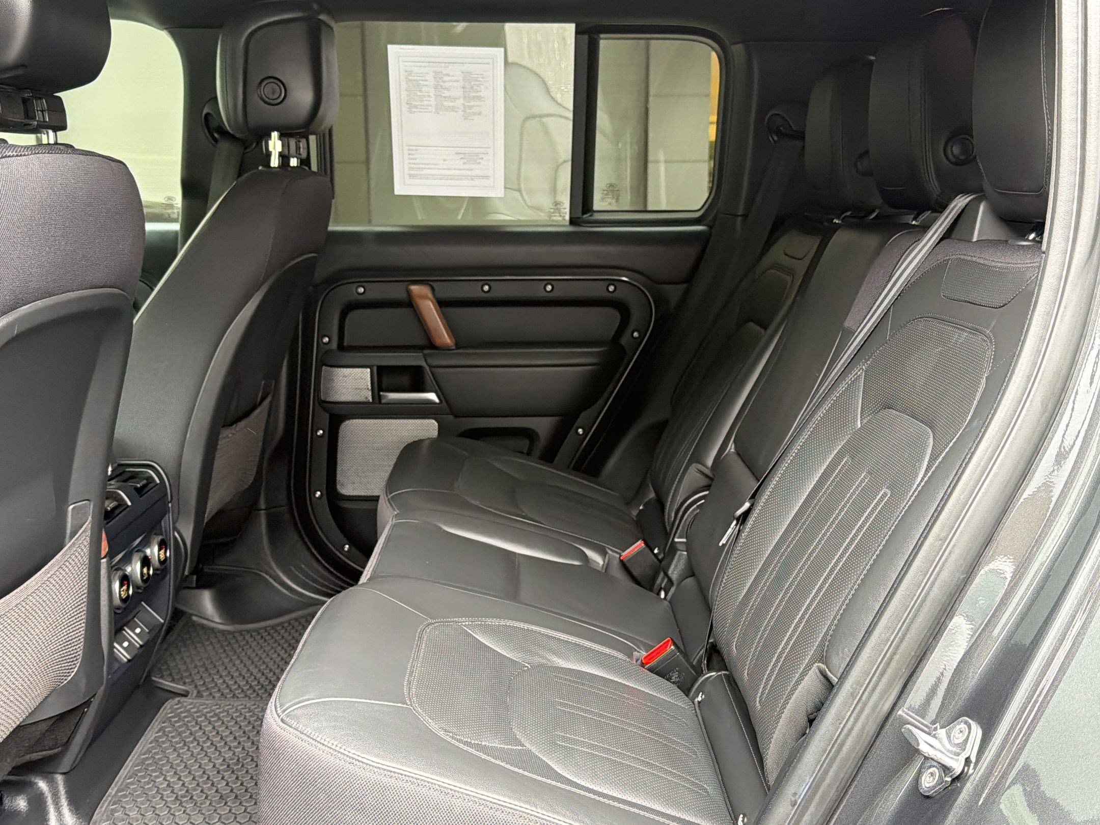 2024 Land Rover Defender X - Photo 23