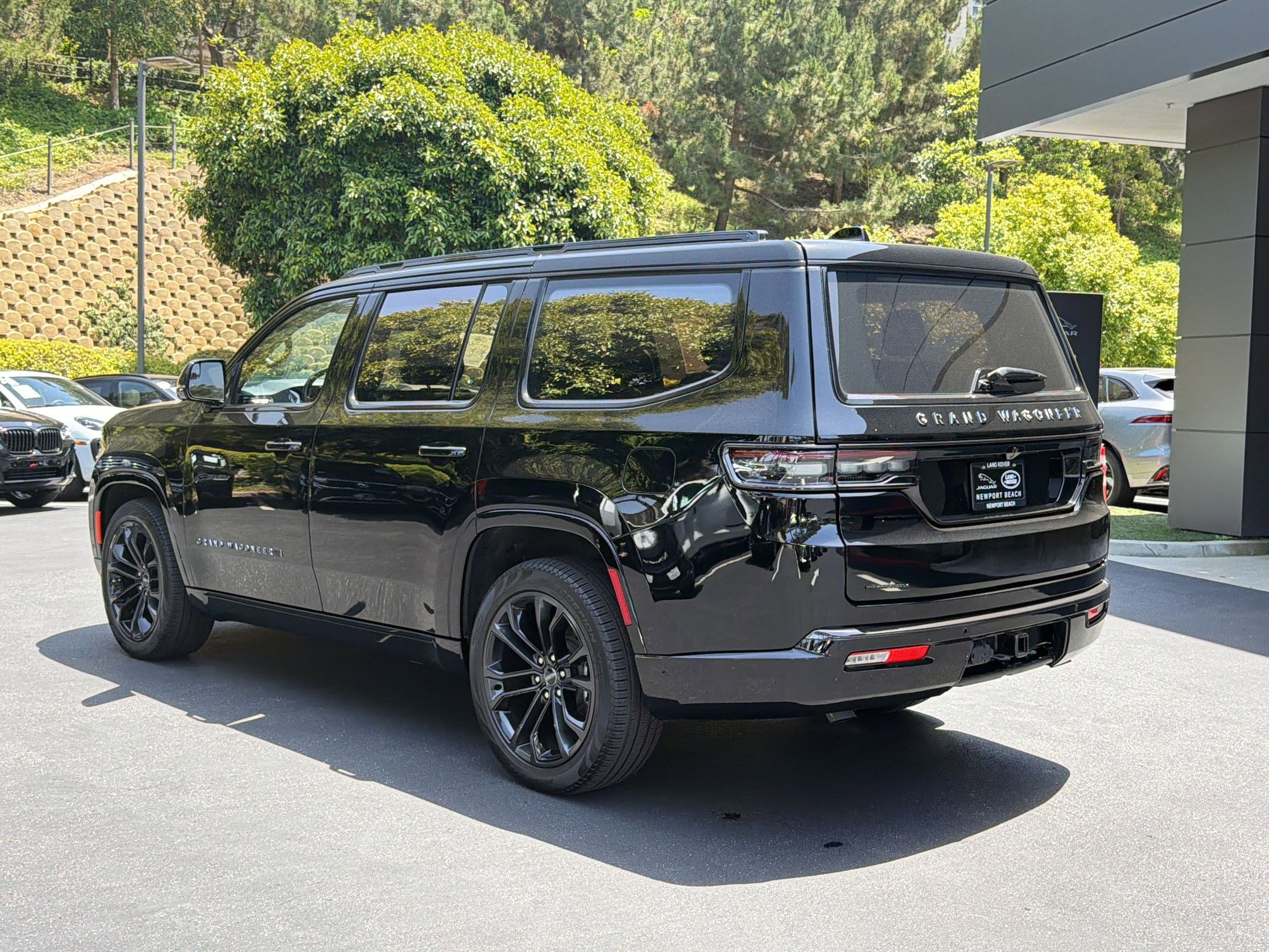 2023 Jeep Grand Wagoneer Series II Obsidian photo 3