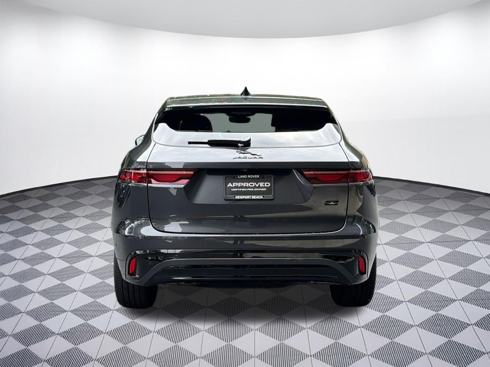 2026 Jaguar F-Pace R-Dynamic S - Photo 9