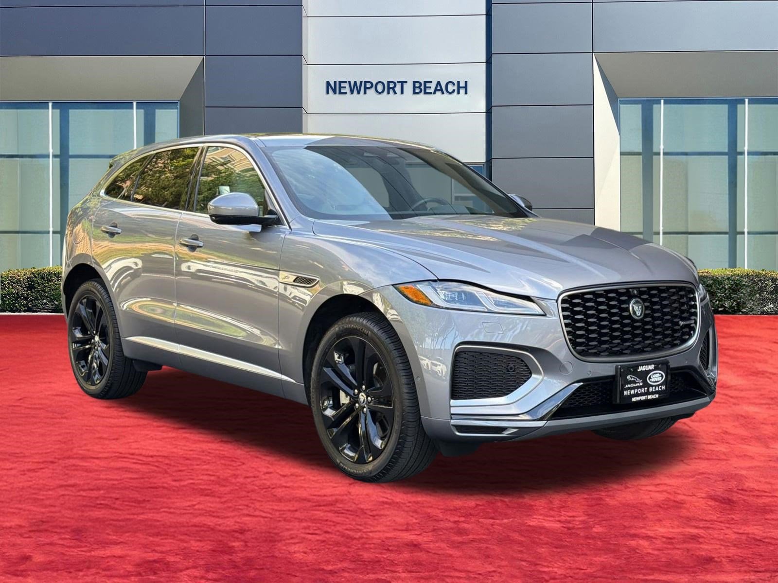 2025 Jaguar F-PACE R-Dynamic S photo 3
