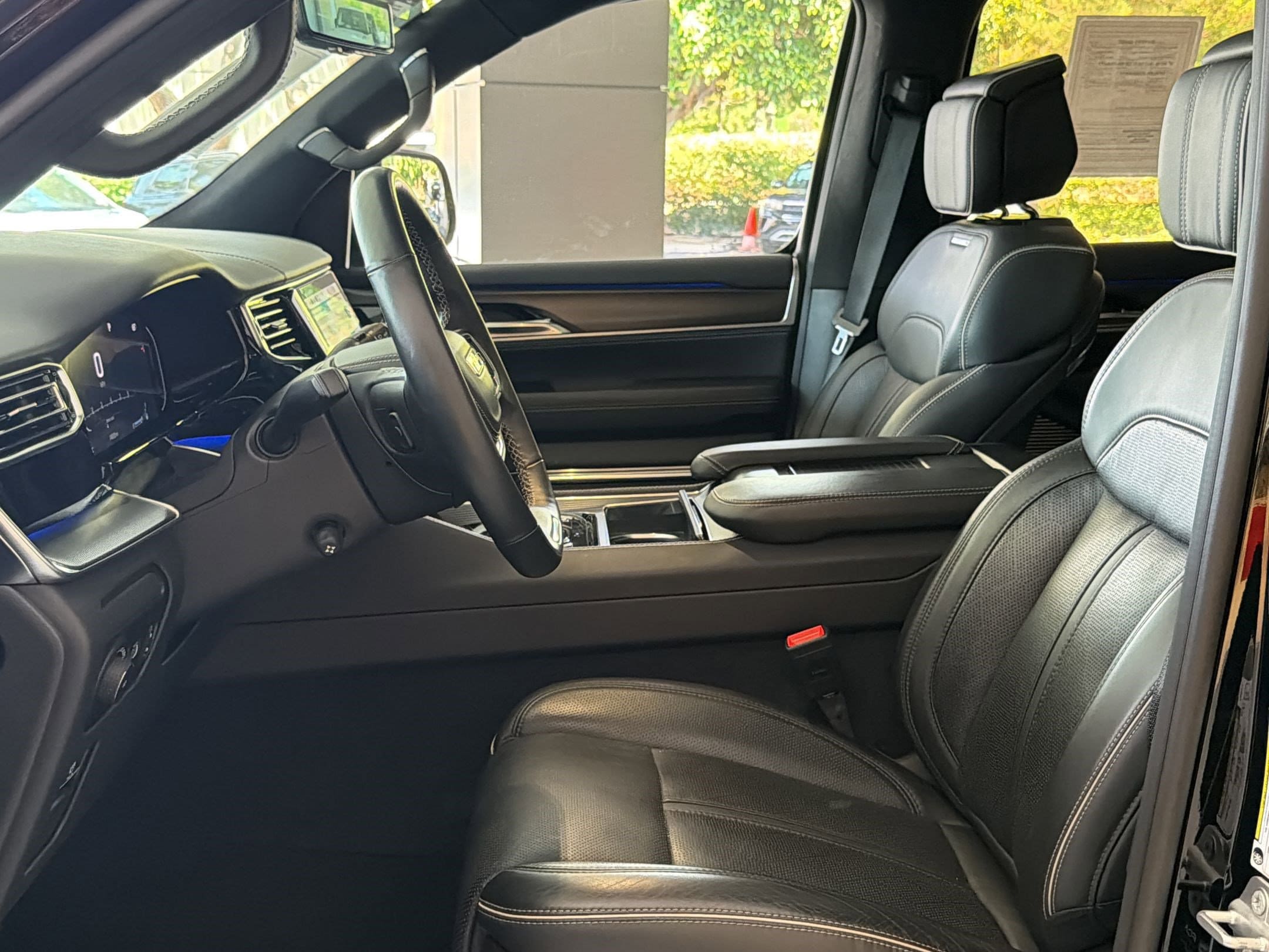2023 Jeep Grand Wagoneer Series II Obsidian photo 5