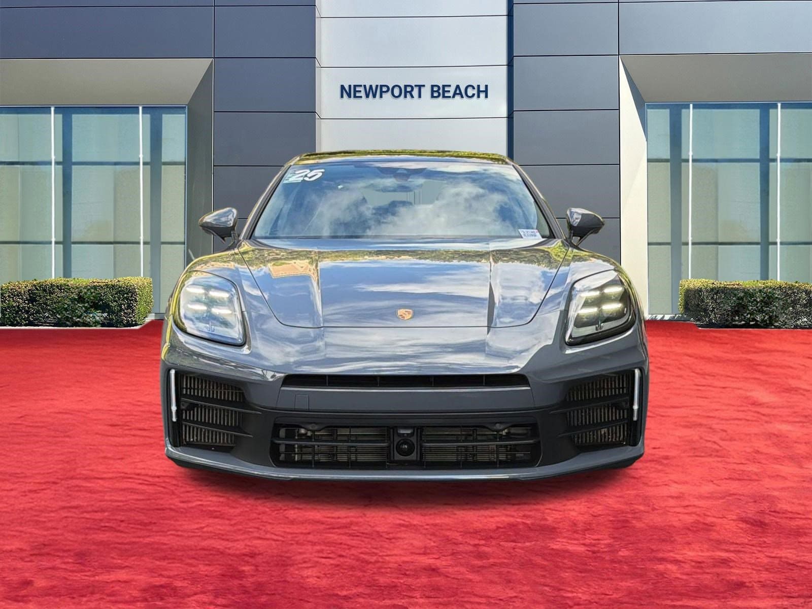 2025 Porsche Panamera RWD photo 5