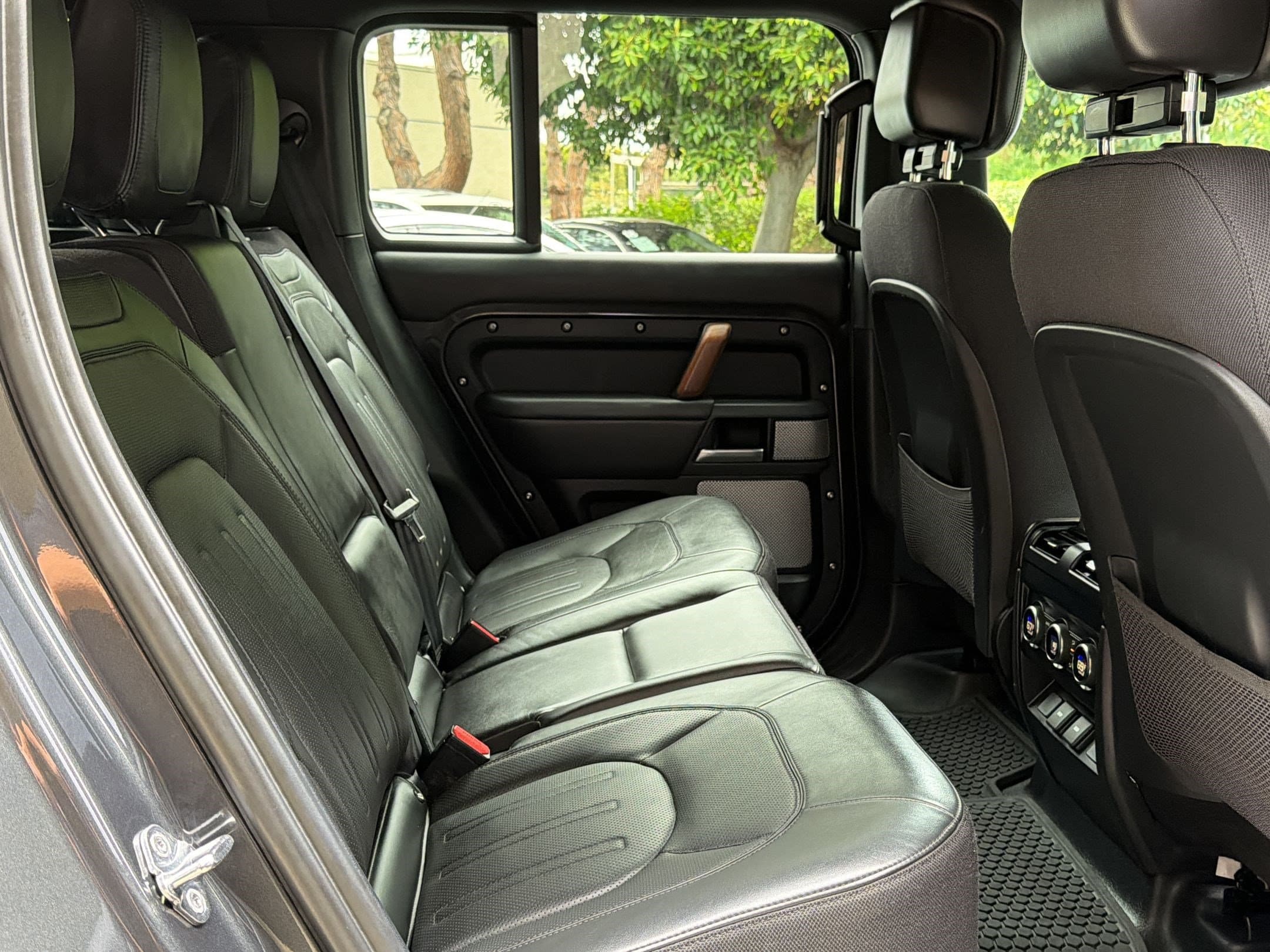 2024 Land Rover Defender X - Photo 31