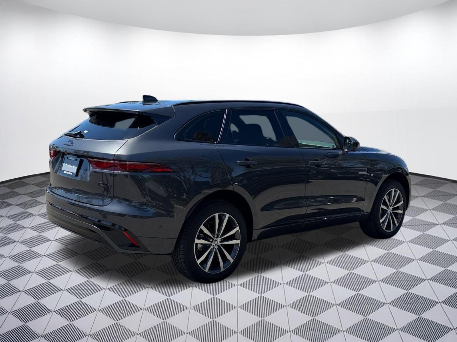 2026 Jaguar F-Pace R-Dynamic S - Photo 9