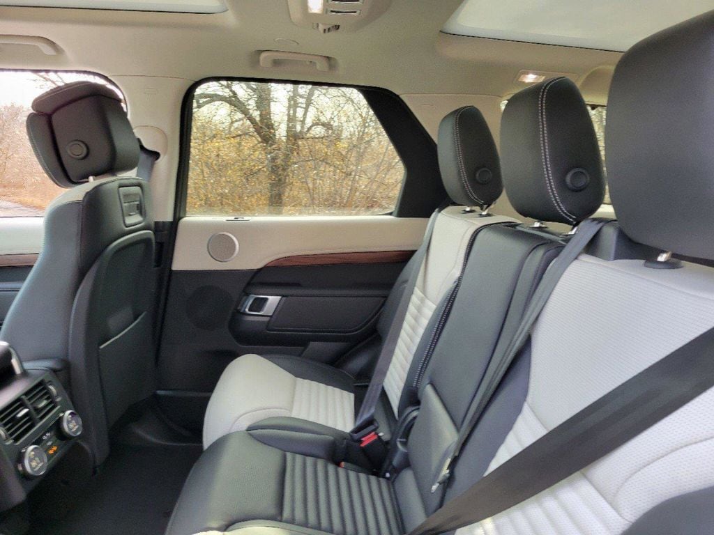 2025 Land Rover Discovery Dynamic SE - Photo 11