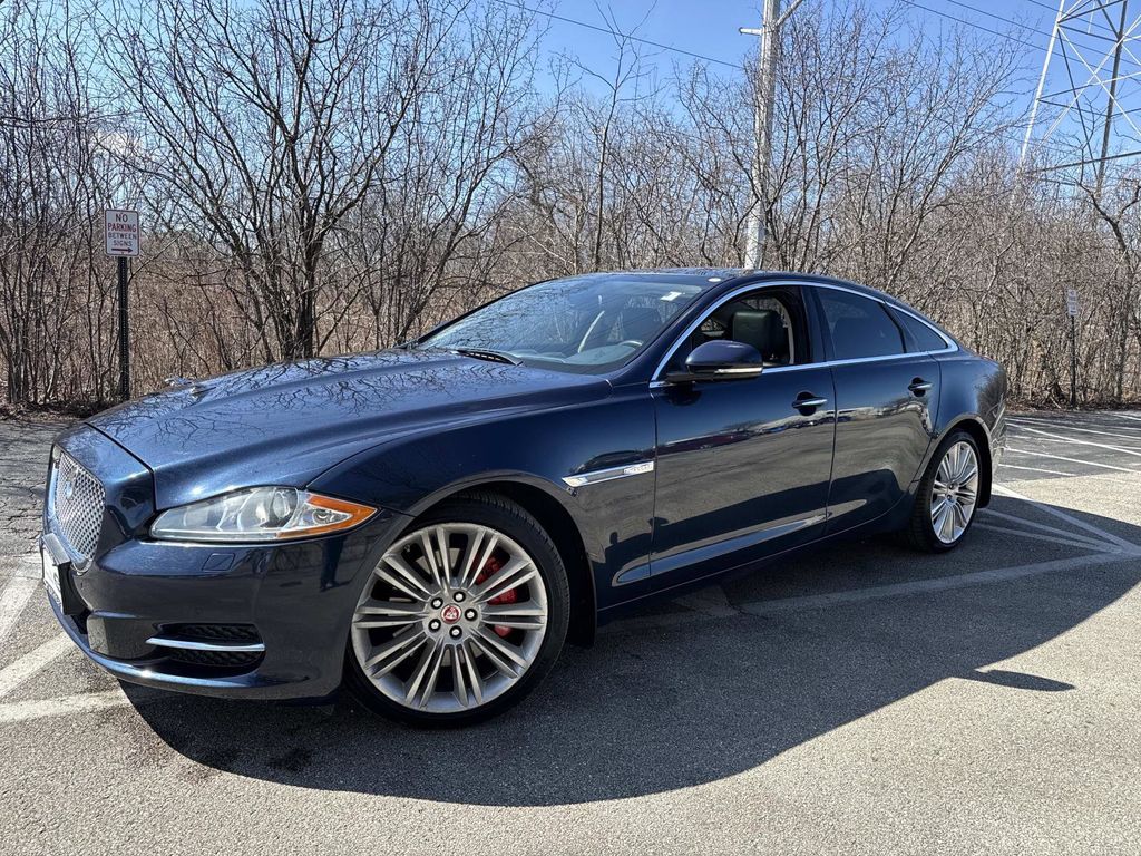 2013 Jaguar XJ Base