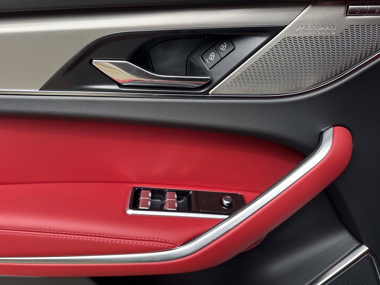 2026 Jaguar F-Pace R-Dynamic S - Photo 21